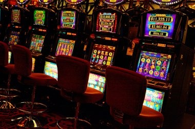 Live card dealing and outcome display Golden Toad live dealer table with card display on labuan4d